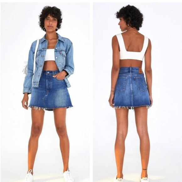 Levi’s Deconstructed Denim Mini Skirt Nwot Size 31 Festival Raw Hem - Picture 3 of 10